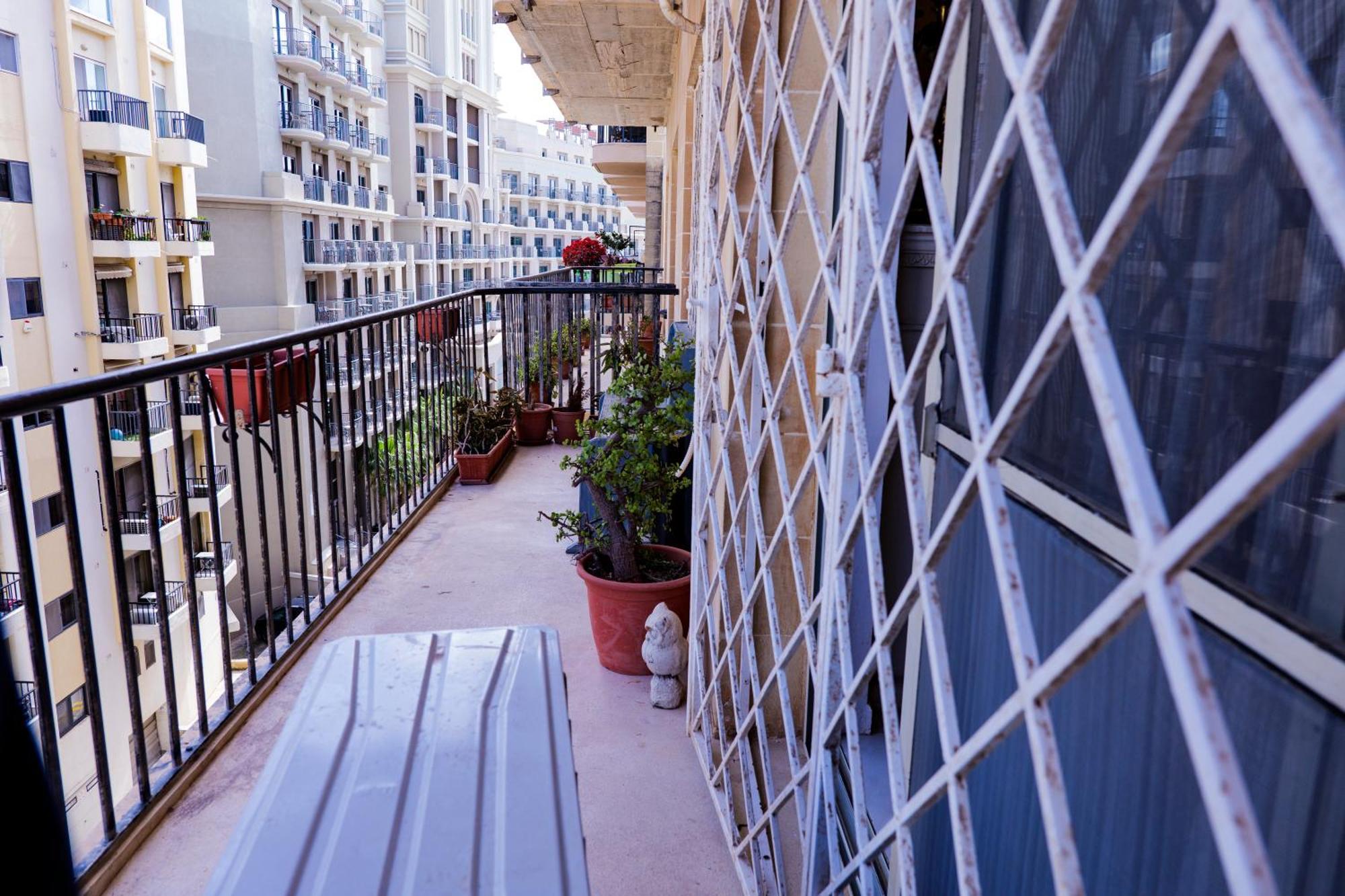 St Julians Balutta Bay Huge Flat! -2Min From Seafront Διαμέρισμα Saint Julian's Εξωτερικό φωτογραφία